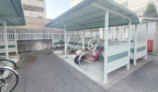【その他共用部分】 | 春花園弐番館 | 駐輪場です。