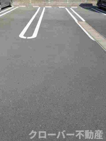 ブリリアントＢの駐車場