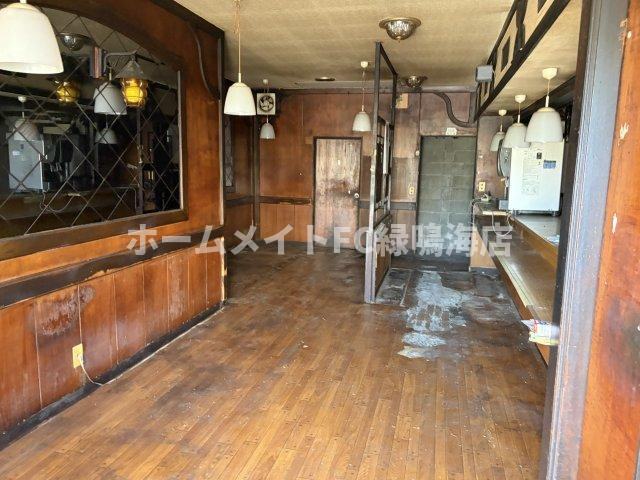浦里１店舗(P2台込)のロビー