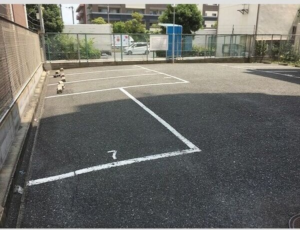 サンライズ有の駐車場