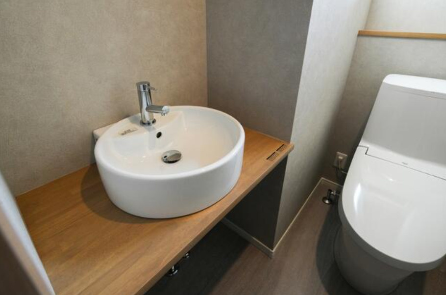 越谷市花田6丁目 新築分譲住宅 3邸 A号棟のトイレ