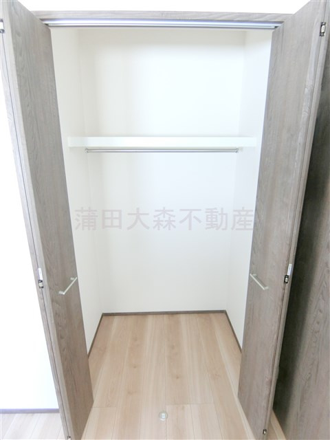 羽田2丁目戸建1号棟の収納|洋室5.2帖の収納