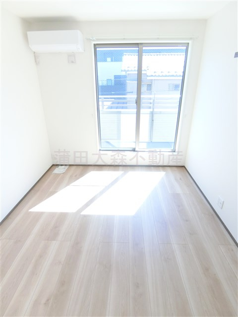 羽田2丁目戸建1号棟の内装|南向きの洋室6.5帖
