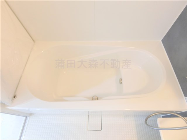 羽田2丁目戸建1号棟の浴室