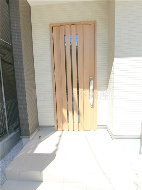 羽田2丁目戸建1号棟の玄関