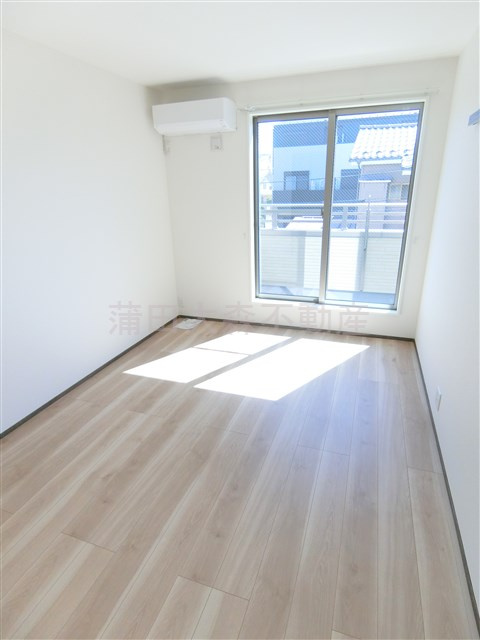 羽田2丁目戸建1号棟の内装|南向きの洋室6.5帖