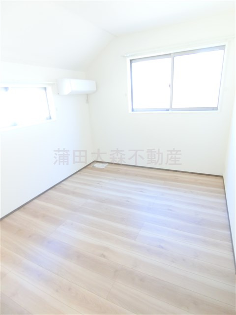 羽田2丁目戸建1号棟のその他|北東向きの洋室5.2帖