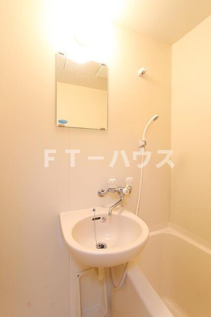 サンモールＦＵＪＩの洗面所|忙しい朝にうれしい洗面台付