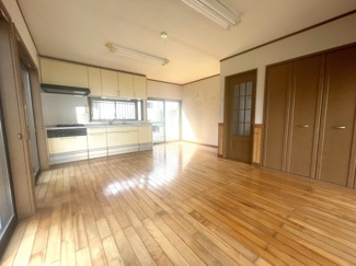 【居間・リビング】 | あすみが丘三丁目　中古戸建