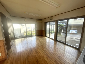 【居間・リビング】 | あすみが丘三丁目　中古戸建