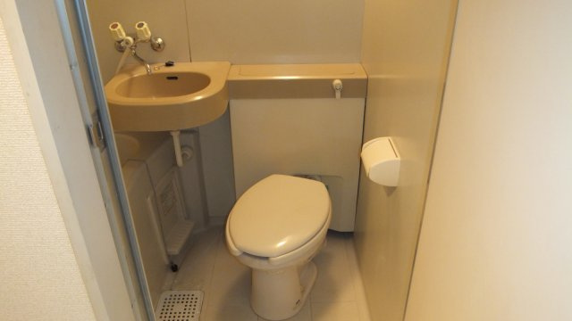 リエス西船橋のトイレ|ユニットバスです