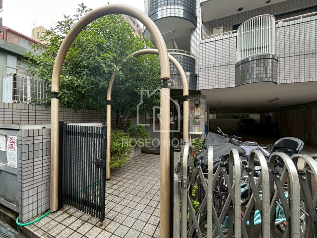 エレガンス真田山のエントランス