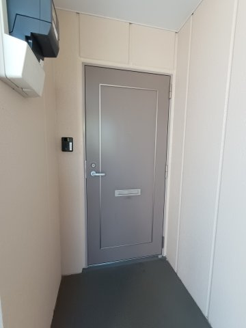 オピュレンス若宮の玄関