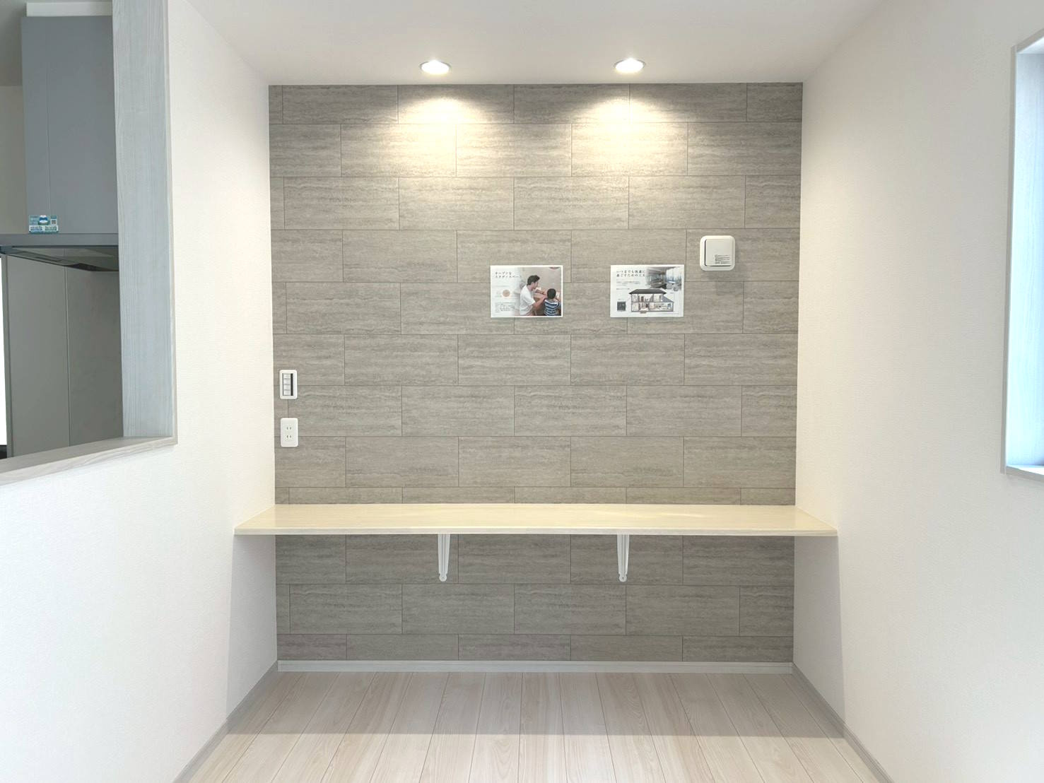 新築戸建　江南市宮後町砂場東　全10区画分譲の居間・リビング|LDKにあるデスクコーナーです。