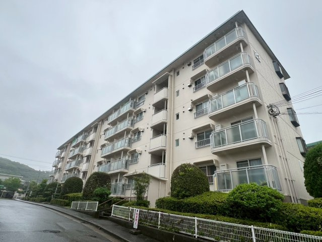 名谷１９団地83号棟の外観