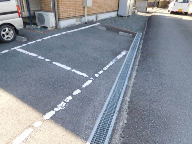 アコードデファンの駐車場