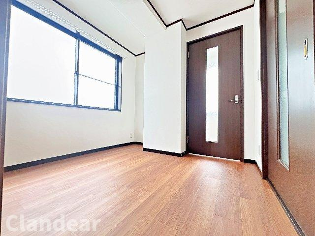 アイディパレス保木間の洋室|ドキドキの新生活も、安心してスタート。ぴったりの住まいを見つけませんか？クランディアが一緒に住まい選びをサポートします‼　まずは、お気軽にお問合せください　＃クランディア