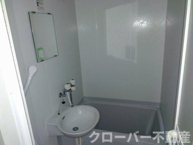 レオパレスＧｒｏｏｖｅｒの浴室