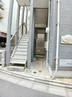 【エントランス】 | ラビット・イヤー・アイリス