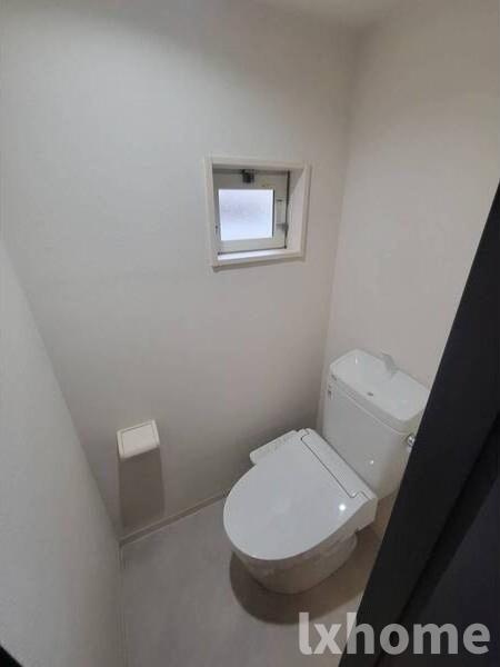 鳥飼本町5丁目連棟貸家のトイレ|コンパクトで使いやすいトイレです