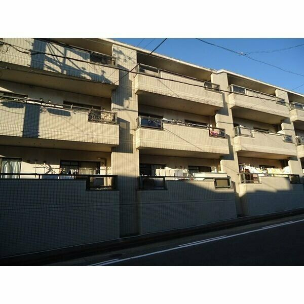 グランドハイツ原 B棟の外観
