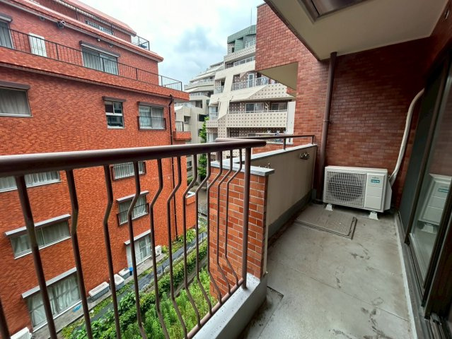 【バルコニー】