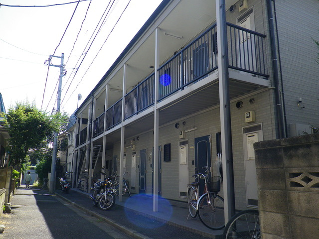ガーデンハイツ志村のエントランス