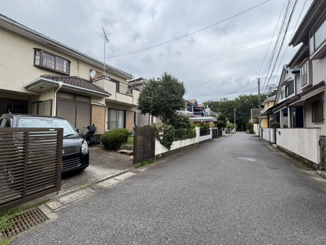 野田市山崎　建築条件なし売地の前面道路含む現地写真