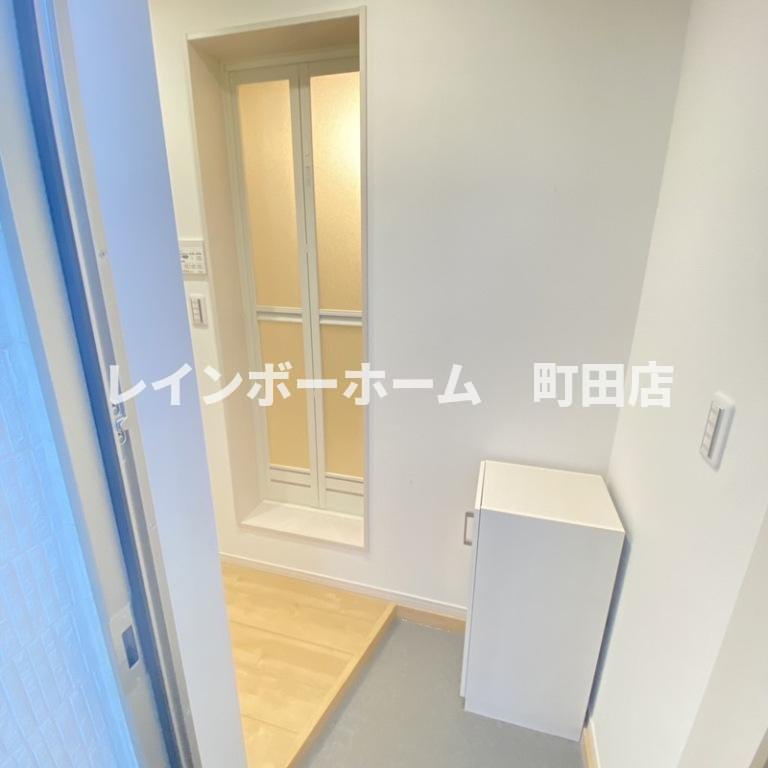 MELDIA上溝※初期費用分割あと払いサービス利用可能物件の玄関