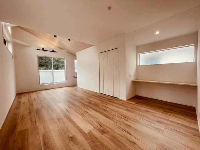 【居間・リビング】 | 杉並区下井草３丁目　新築戸建て　２号棟 | 【1号棟】自然と集まり、笑顔あふれる団らんの中心となるLDK