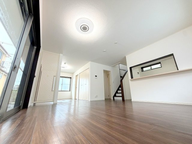 あきる野市下代継　中古戸建の居間・リビング