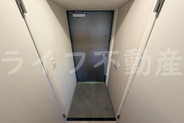 ファズテート東大阪アダマスの玄関