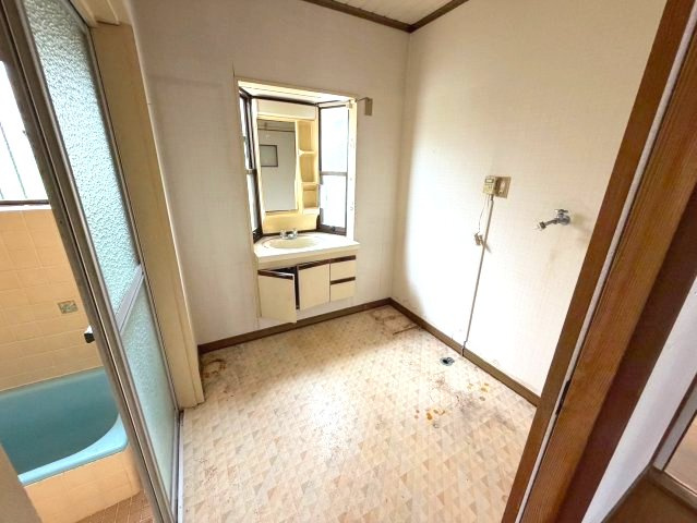 唐津市双水　続き和室　4LDKの洗面所