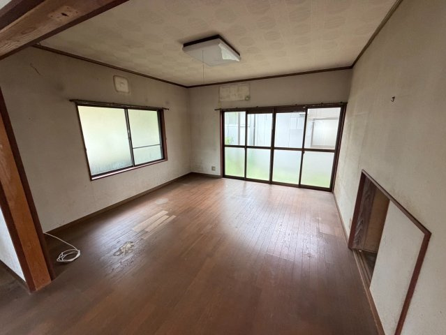唐津市双水　続き和室　4LDKの居間・リビング