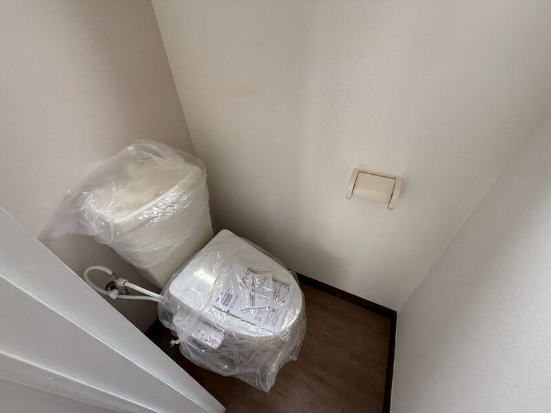 千本北1丁目　貸家のトイレ