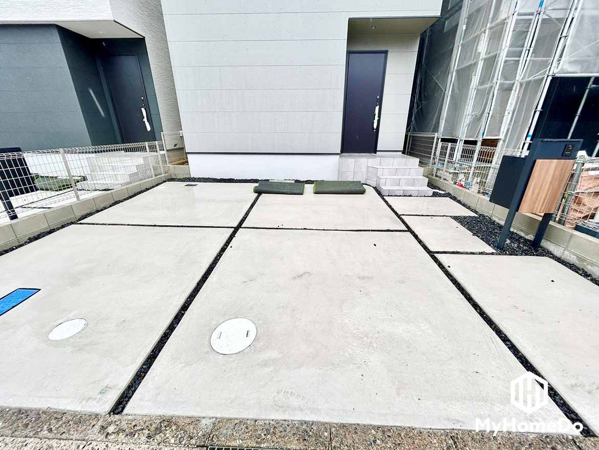 春日井市高山町　7期の駐車場|駐車スペース確保。玄関のそばで荷物の上げ下ろしができるので便利です。