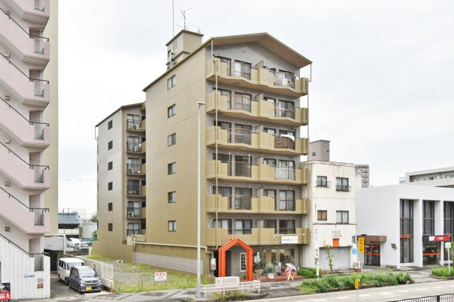 熱田マンションの外観