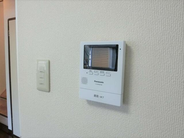 ルミネ新中野のセキュリティ| モニター付きインターホンになります