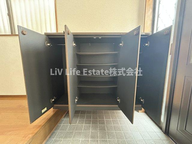 廻田町3丁目貸家