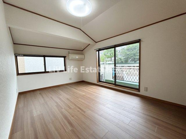 廻田町3丁目貸家
