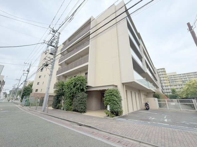 アドグランデ三鷹イーストレジデンスの外観|外観/5階建て1階東向きのお部屋のご紹介です！