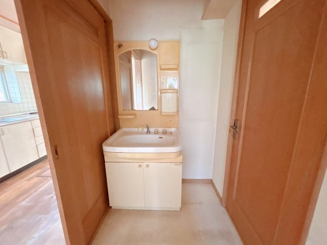 中古戸建　郡山市喜久田町字前北原　富田東小・富田中の洗面所|【リフォーム前】