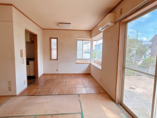 中古戸建　郡山市喜久田町字前北原　富田東小・富田中の居間・リビング|【リフォーム前】