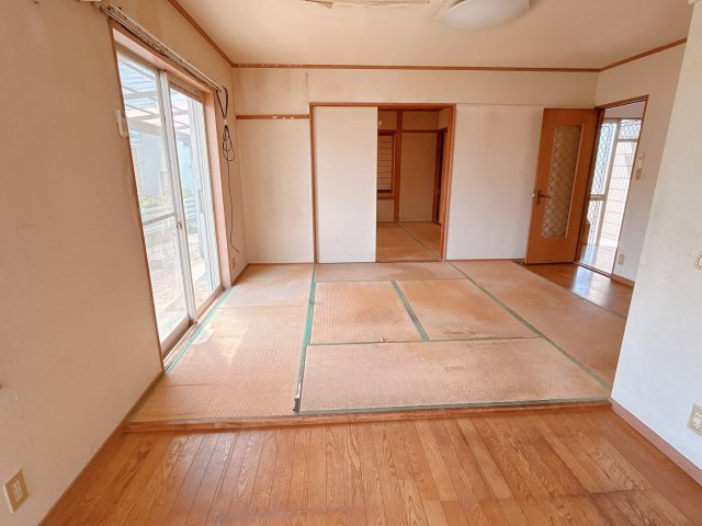 中古戸建　郡山市喜久田町字前北原　富田東小・富田中の居間・リビング|【リフォーム前】