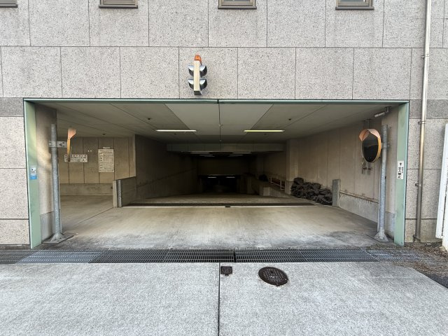 アンビックス志賀ストリートタワーの駐車場