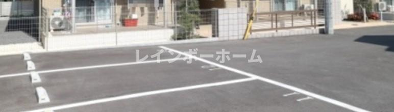 ルーチェＢ仲介手数料（賃料の1.10ヵ月）の50％OFF対象物件！の駐車場
