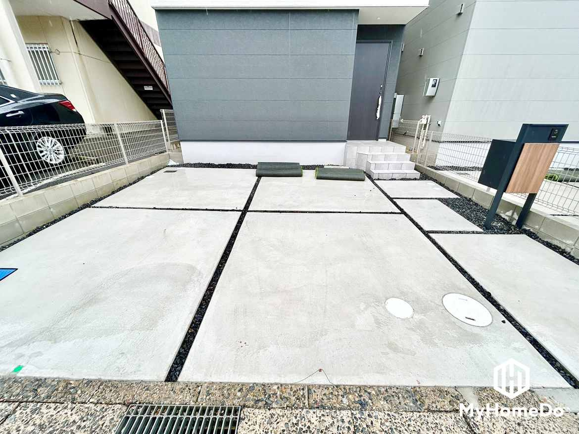 春日井市高山町　7期の駐車場|駐車スペース確保。玄関のそばで荷物の上げ下ろしができるので便利です。