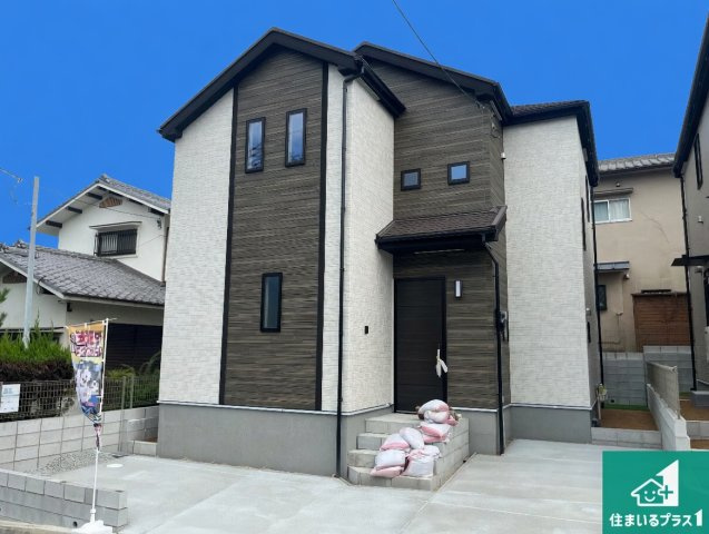 神戸市須磨区竜が台　新築一戸建てのトイレ|シンプルなトイレは落ち着く空間！お手入れも簡単です！