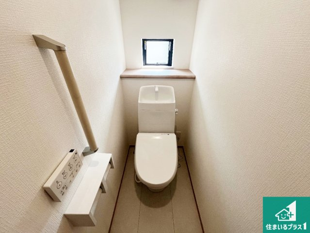 神戸市須磨区竜が台　新築一戸建てのトイレ|1・2階の2ヶ所にあるので、朝の忙しい時間の順番待ちもなく、深夜の利用にも大変便利です。