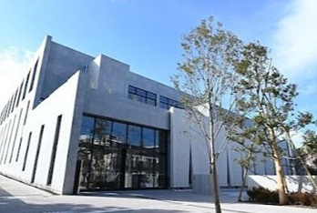 杉並区立高円寺図書館まで510m
